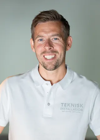 Lyst og moderne baderom med 2 vasker