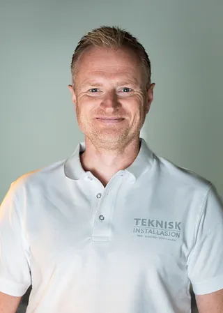 Lyst og moderne baderom med 2 vasker